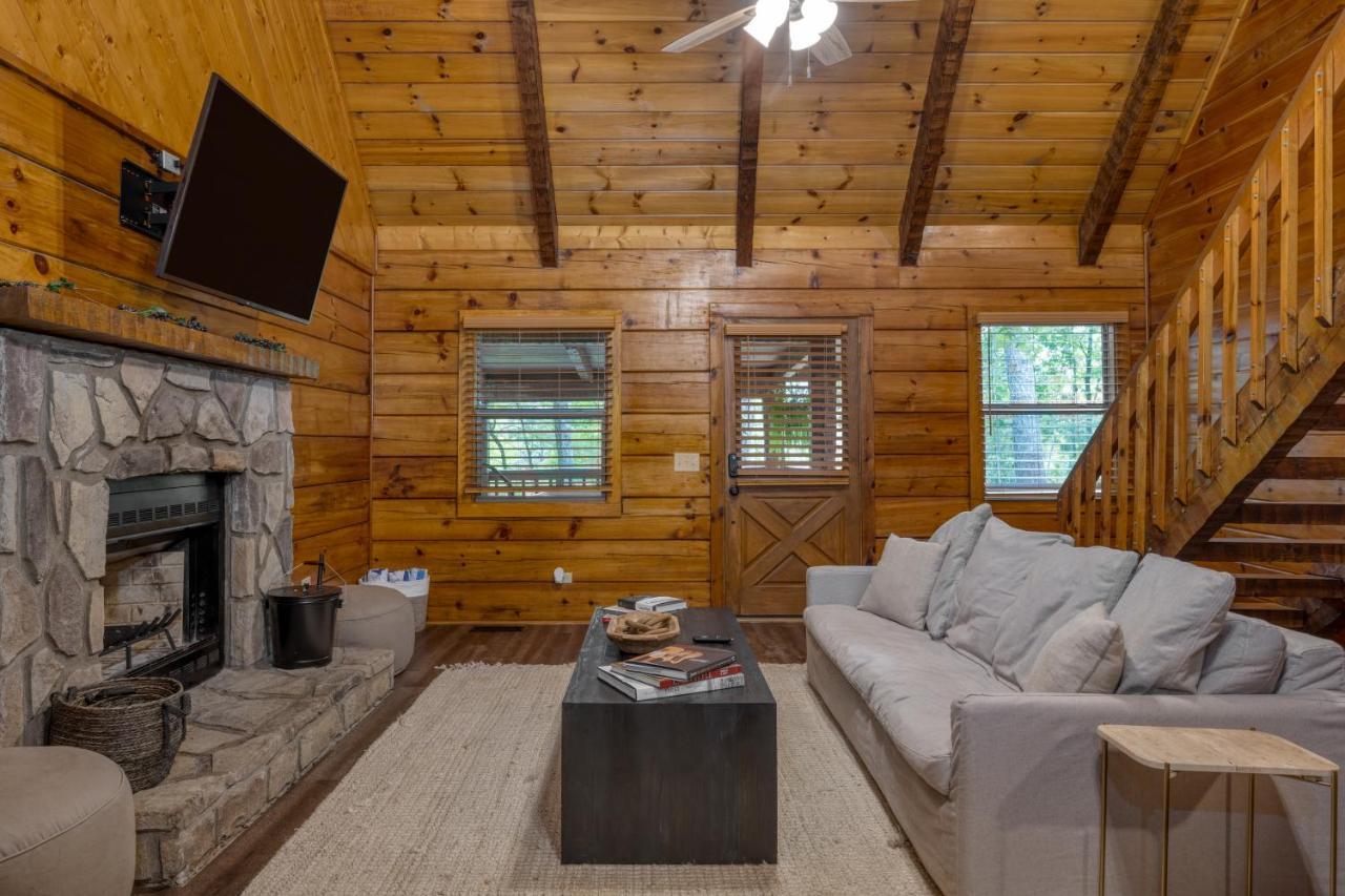 The Dudley Cabins By Avantstay Sevierville Exterior photo