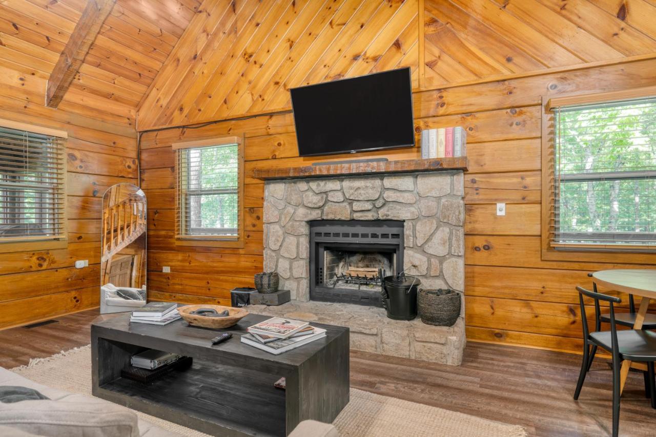 The Dudley Cabins By Avantstay Sevierville Exterior photo